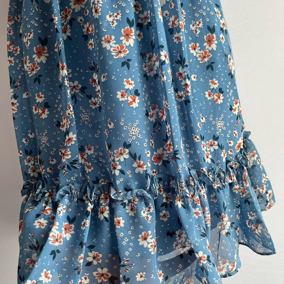 B. Smart Blue and White Tiered Puff Sleeve Sundress - Picture 13 of 14